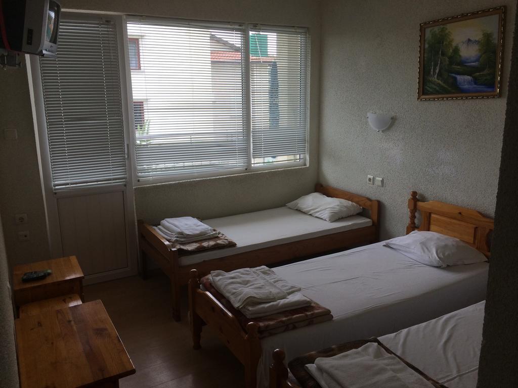 Hotel Moskoiani Beala Cameră foto