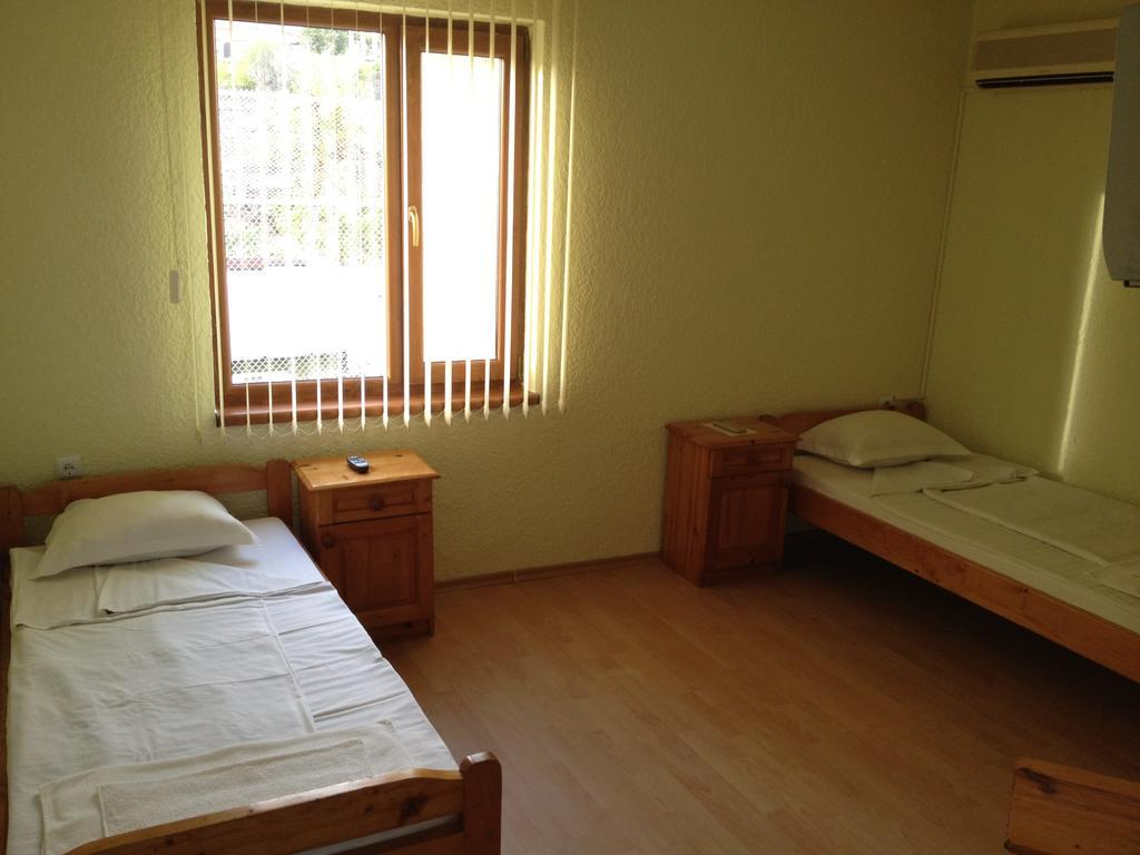 Hotel Moskoiani Beala Cameră foto